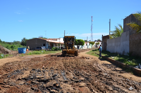 Prefeitura de Ouro Velho dá inicio das obras de pavimentação asfáltica, pelas ruas da cidade