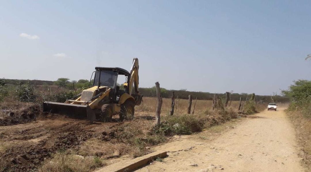 Ouro Velho prefeito assina ordem de serviço para construção de mais