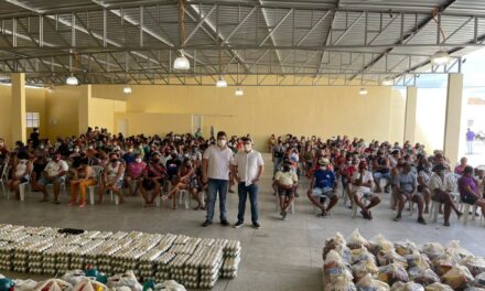 Natal sem fome: Prefeitura de Ouro Velho realiza entrega de 600 feiras e 1.200 bandejas de ovos aos beneficiários do bolsa família