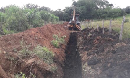 Prefeitura inicia construção de passagem molhada no sítio Carnaibinha