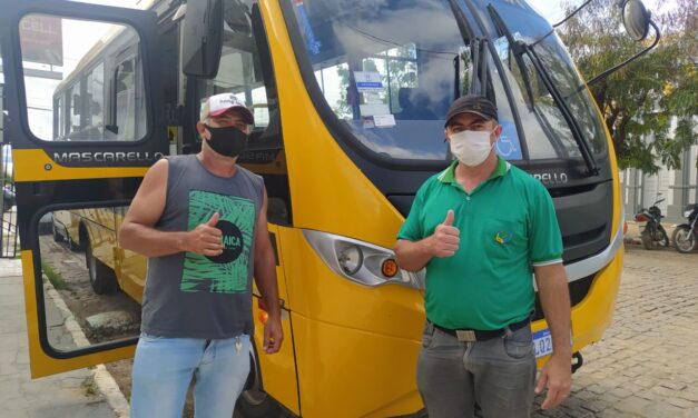 Ônibus escolares de Ouro Velho são aprovados em vistoria