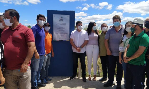 EM OURO VELHO: prefeito inaugura passagem molhada do sítio Carnaibinha