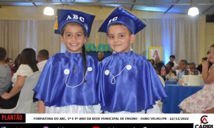 OURO VELHO: Escolas municipais encerram ano letivo com formaturas