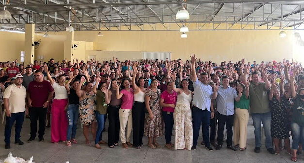 Prefeitura de Ouro Velho realiza distribuição de Cestas de Natal em grande evento social