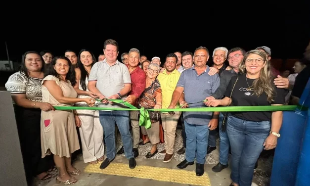 Prefeito Dr. Júnior inaugura quadra Antônio Francisco Fernandes em Ouro Velho durante as comemorações dos 64 anos de Emancipação Política