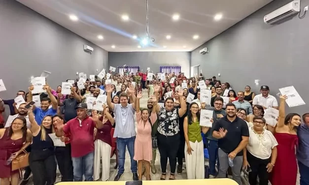 Prefeitura de Ouro Velho empossa novos servidores concursados