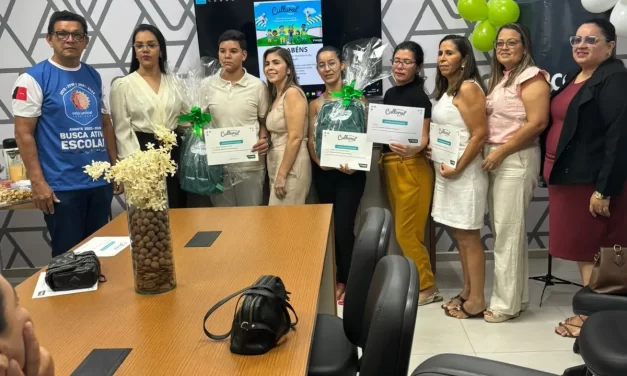 Sicoob premia estudantes da rede municipal de Ouro Velho por destaque em concurso de produções textuais e desenhos