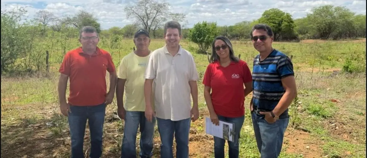 prefeito-dr-junior-anuncia-construcao-de-50-casas-populares-em-ouro-velho-apos-vistoria-tecnica